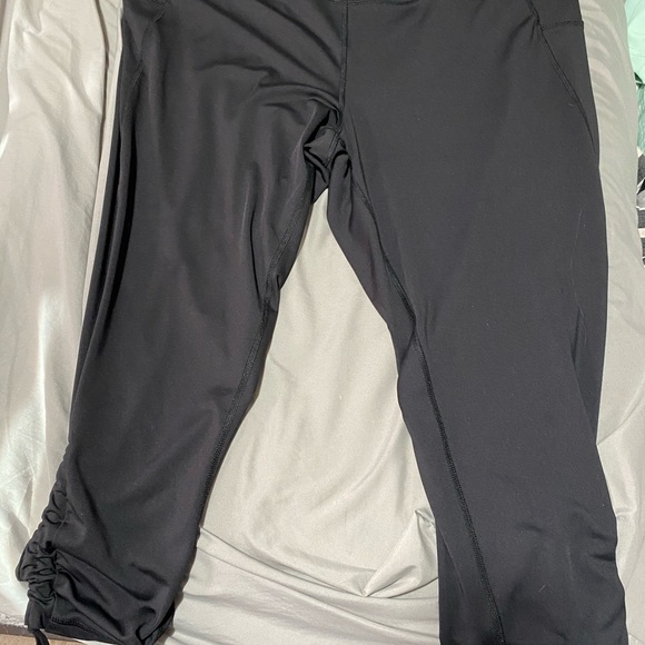 Leggings with side pockets and bottom ruching - Picture 6 of 12